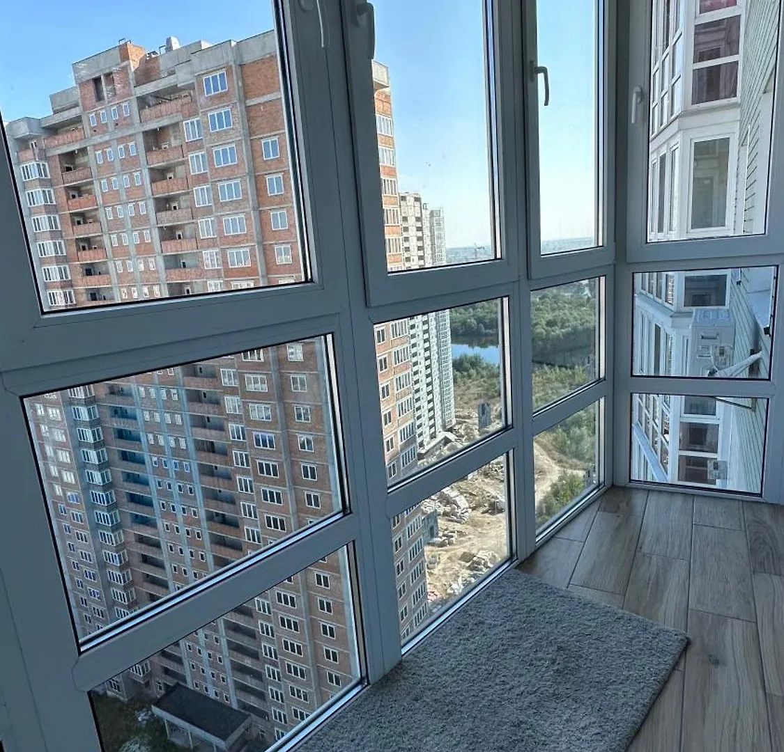 Є Генератор 1Кім Осокорки Вул Бориса Гмирі 20 Жк Патріотика Kyiv Apartment